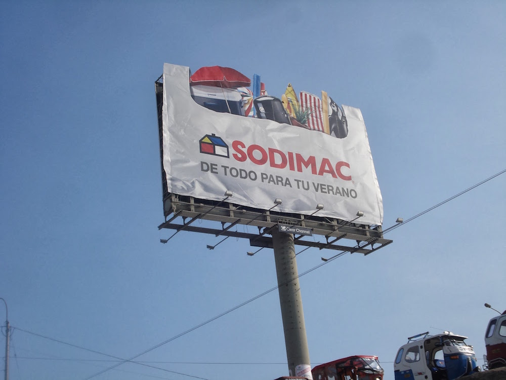 publicité pour sodimac sur la panamericana au Pérou