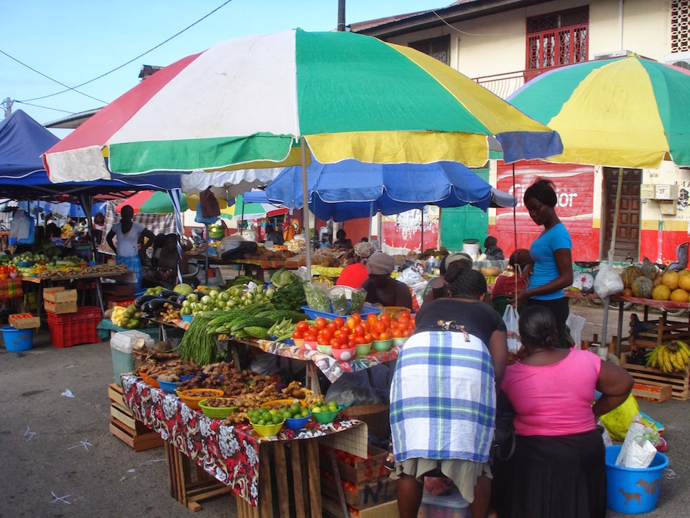 marché samedi saint laurent du Maroni Guyane
